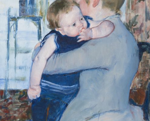 Tableau de Mary Cassatt montrant un bébé suçant ses doigts dans les bras de sa mère.