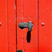 Image d'une porte rouge